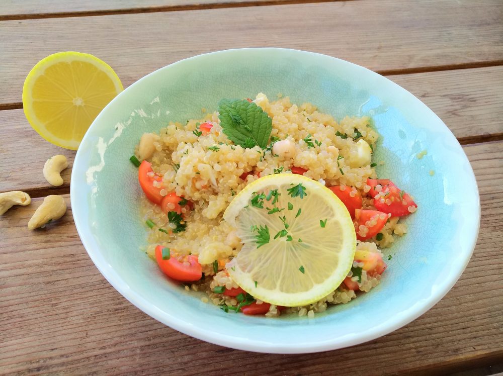 Zitronen-Quinoa mit Cashews, vegan, rezept, buddha bowl, salat, vegetarisch, eisenreich, proteinreich, schnell, foodblog, familie, schwanger