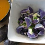 Blauer Kartoffelsalat mit Kürbissuppe rezept