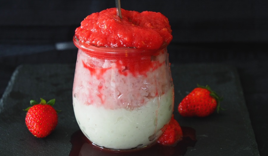 Himbeer Apfel Milchreis Erdbeeren rezept kinder mama schwanger mamablog ohne zucker vanille