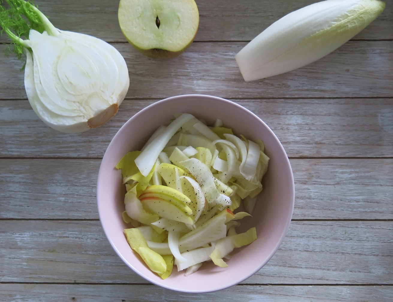 Schneller Apfel-Fenchel-Chicorée Salat ⋆ Miss Broccoli