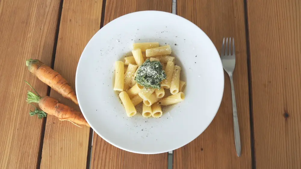 Karottenkraut rezepte karotte foodwaste pasta pesto karotte karottengrün