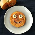 kürbis monster pancakes halloween rezept pfannkuchen kinder foodlbog mamablog einfach lustig apfelmus