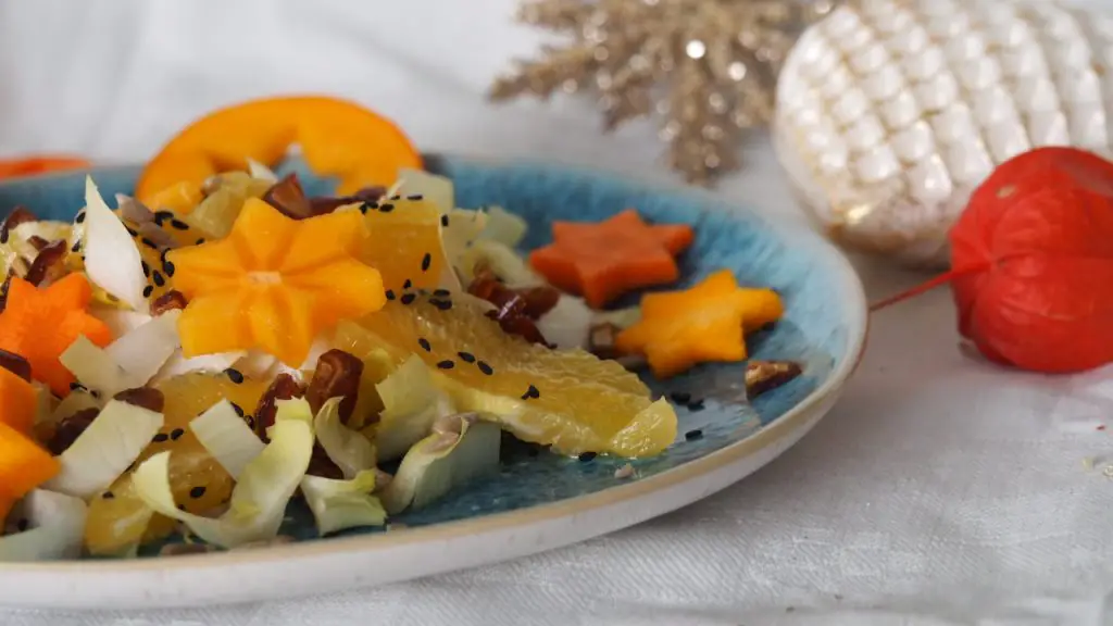 Weihnachtssalat chicorée orangen gemüsesterne rezept orangenvinaigrette weihnachten advent festtage einfach vegan