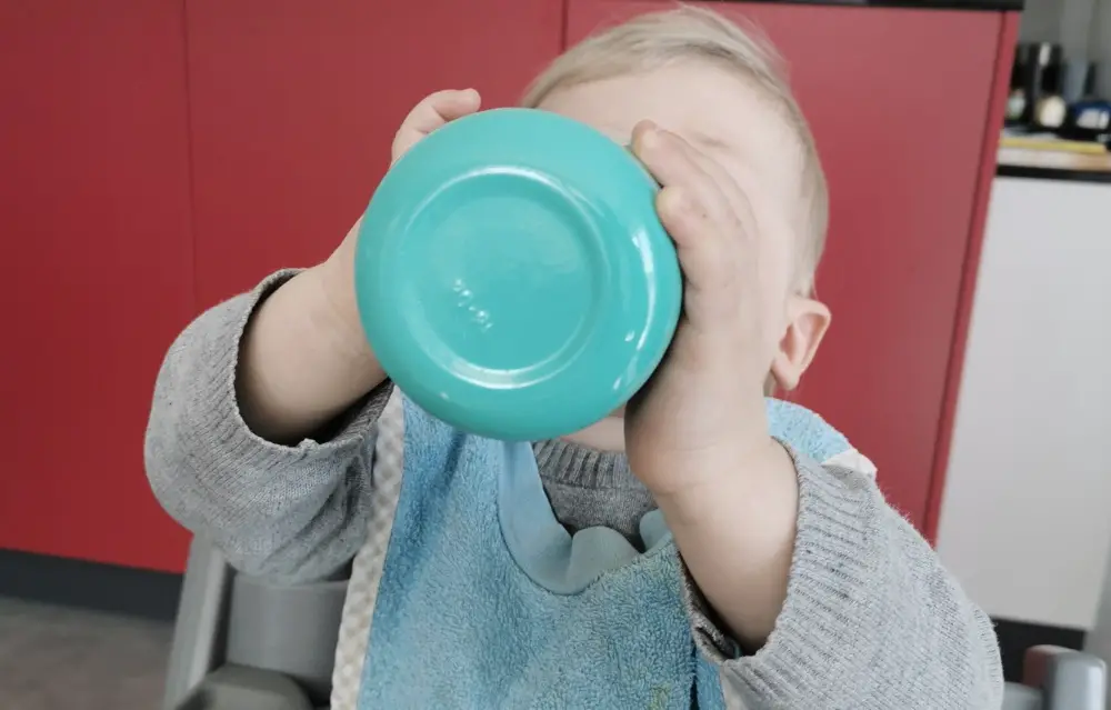 baby trinkt trinkflasche kleen kanteen