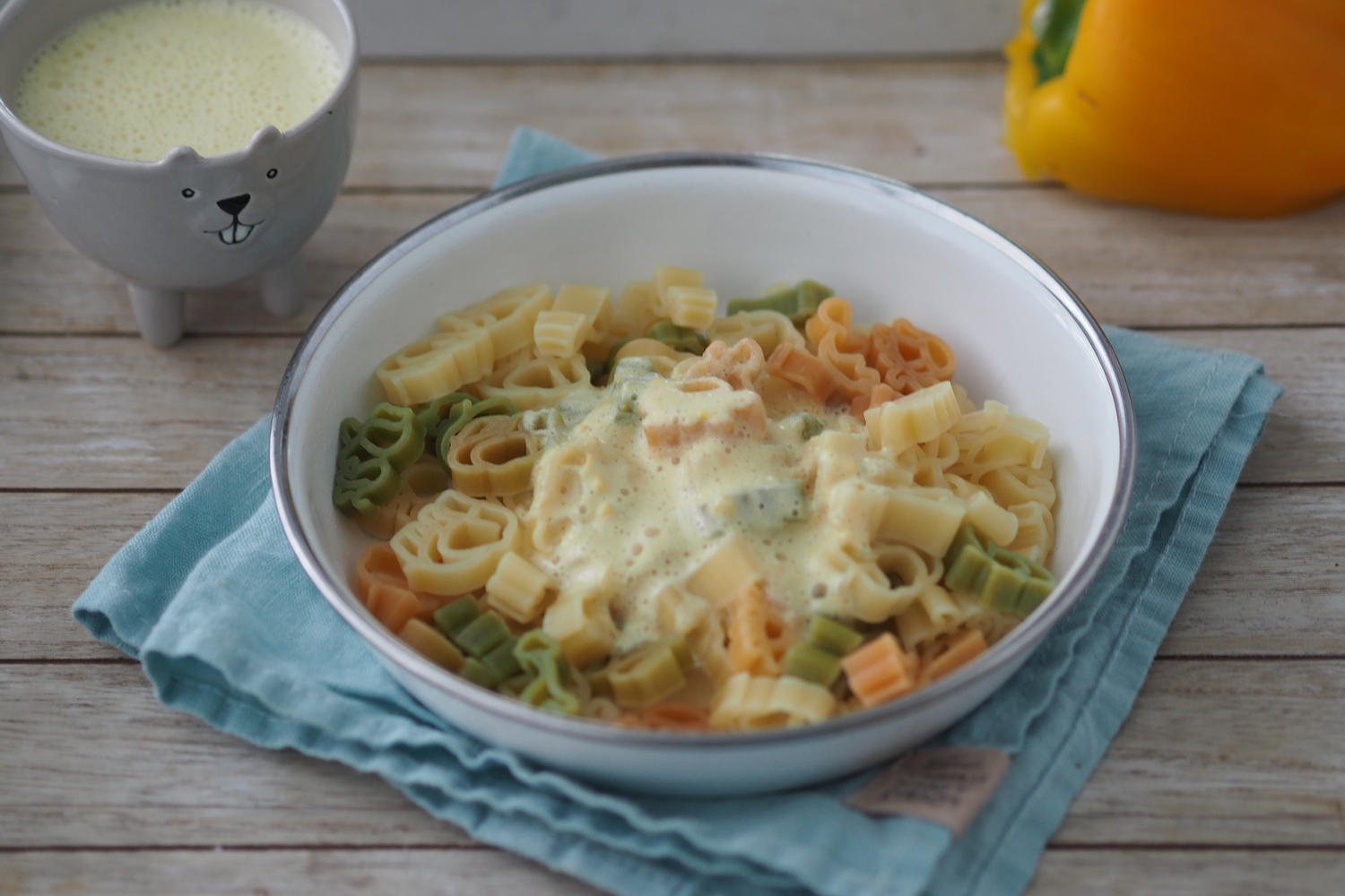 Pasta mit gelber Paprika Rahmsauce (vegan) ⋆ Miss Broccoli